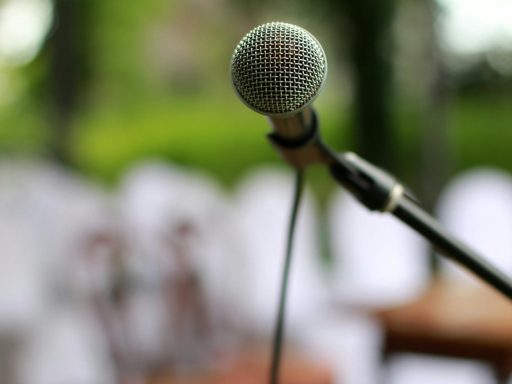 Selective Focus Photography of Microphone